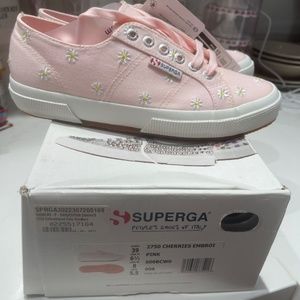 Superga pink with daisies size 8